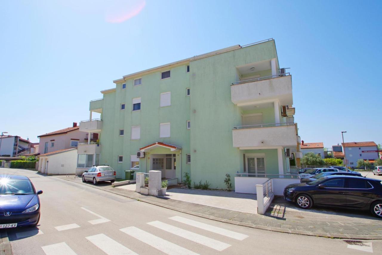 Holiday Apartment Sky, Медулин Екстер'єр фото